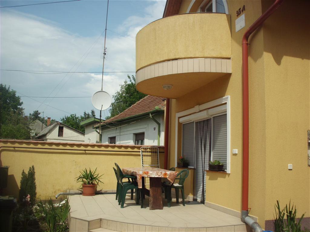 Andrea Apartman Hajduszoboszlo Exterior photo