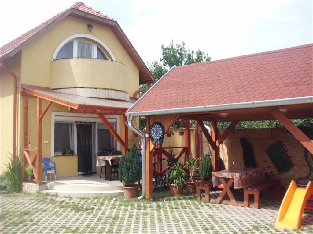 Andrea Apartman Hajduszoboszlo Exterior photo
