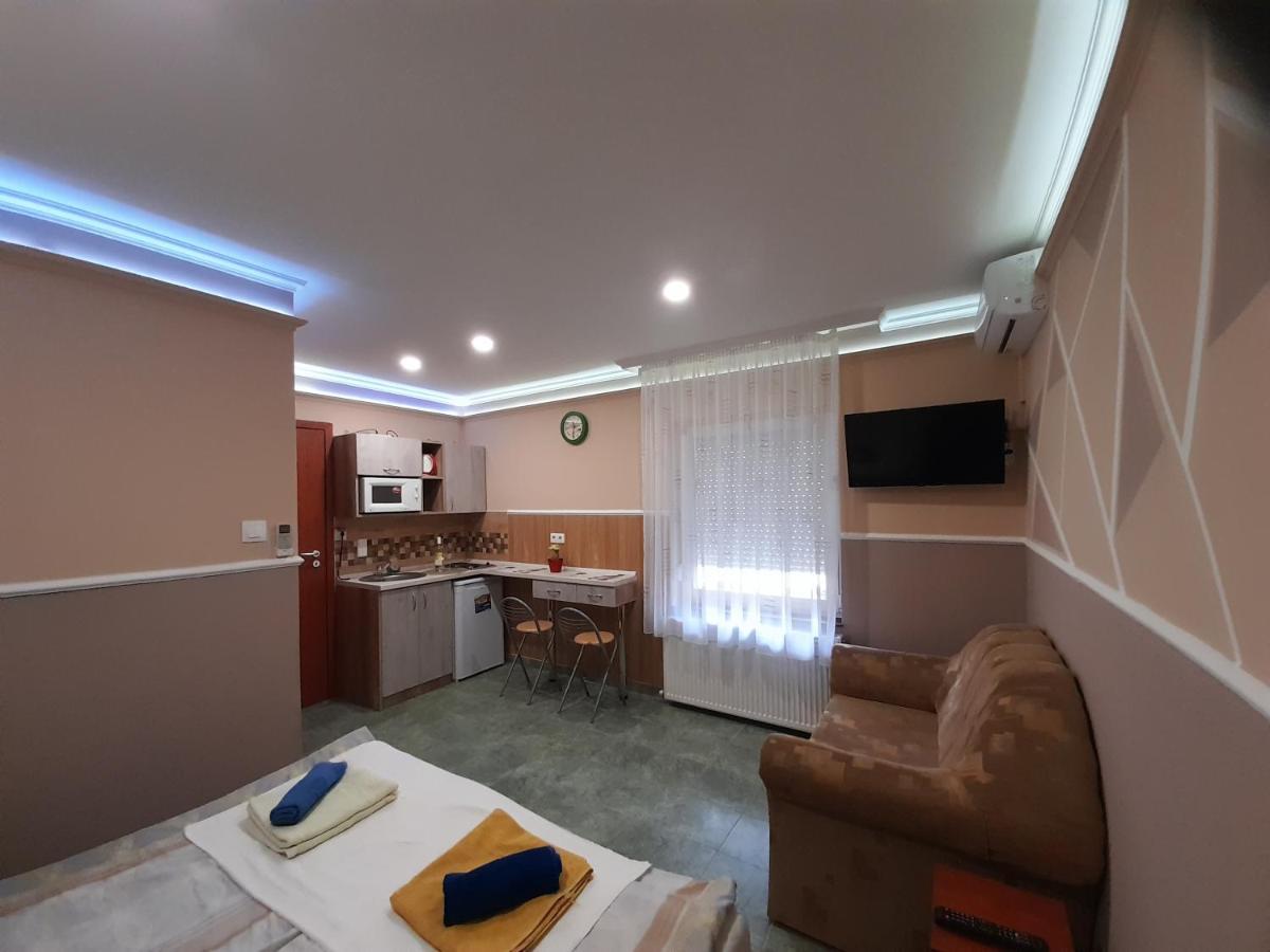 Andrea Apartman Hajduszoboszlo Exterior photo