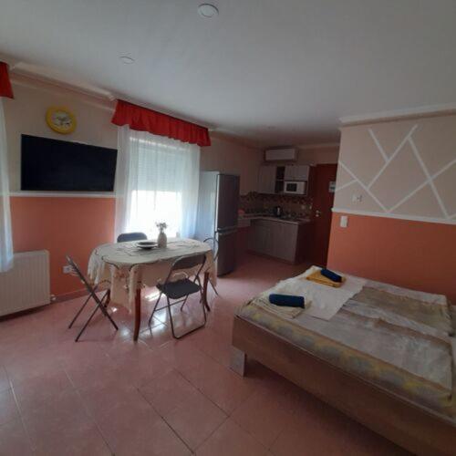 Andrea Apartman Hajduszoboszlo Exterior photo